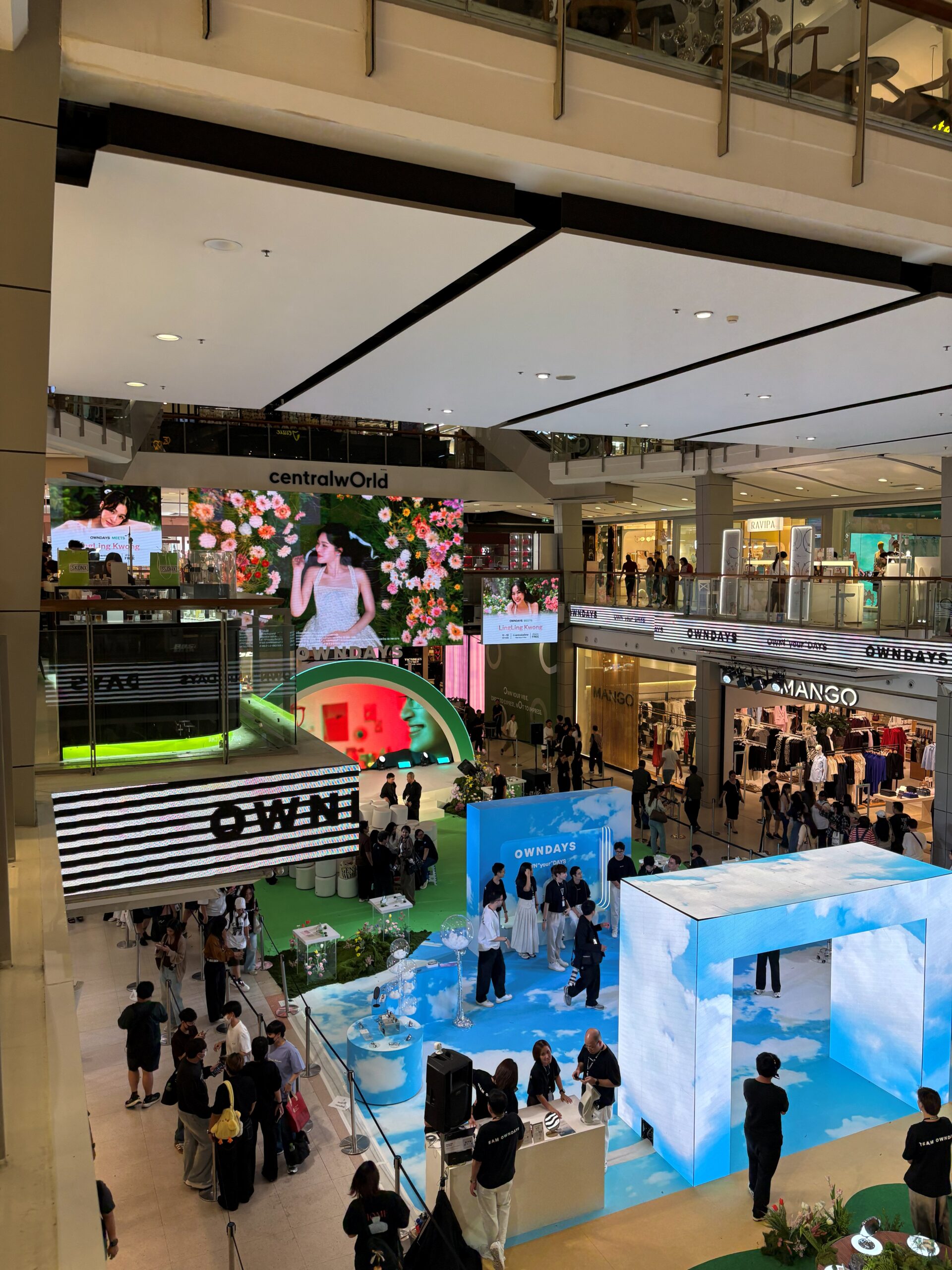 CentralWorld内で開催されていたOWNDAYSのイベント会場の様子